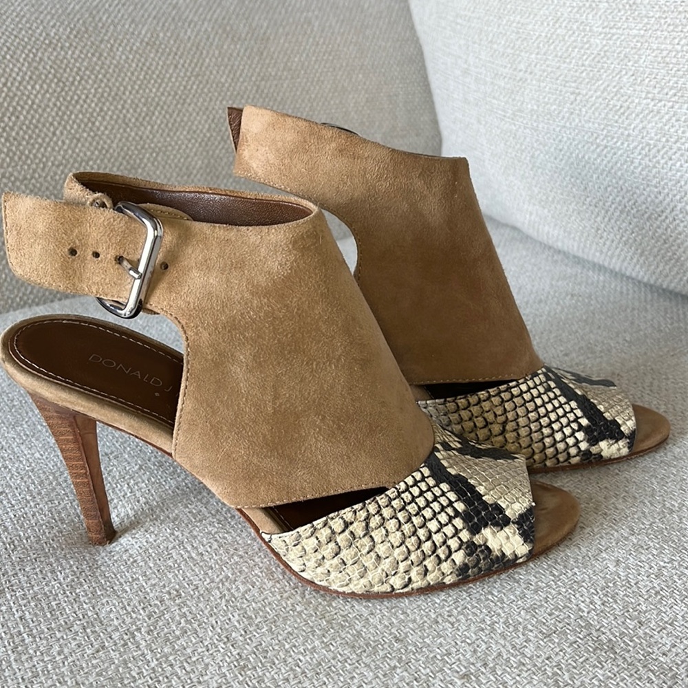 Donald J. Pliner Alix in Suede & Snakeskin, Size 7.